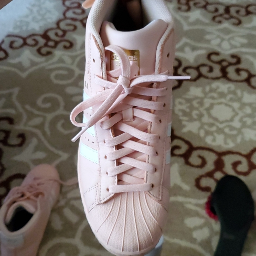 Adidas pink hightop